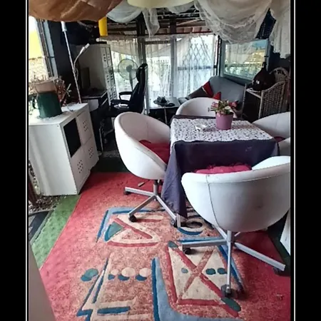 Casa In Mezzo Al